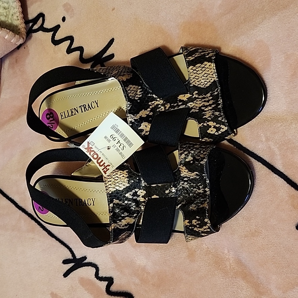 Women's dress shoes